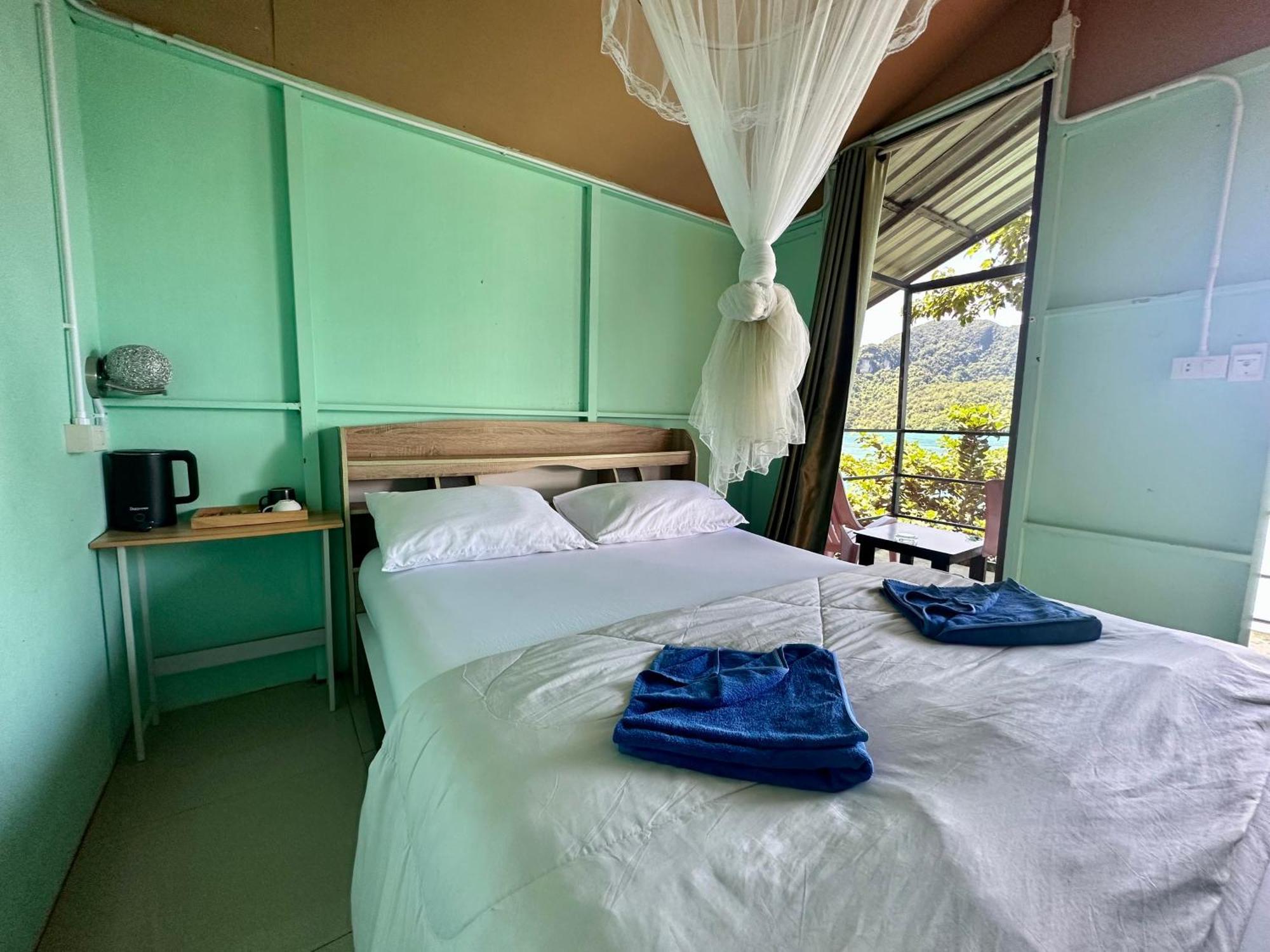 Phi Phi Seaside Bungalow Extérieur photo